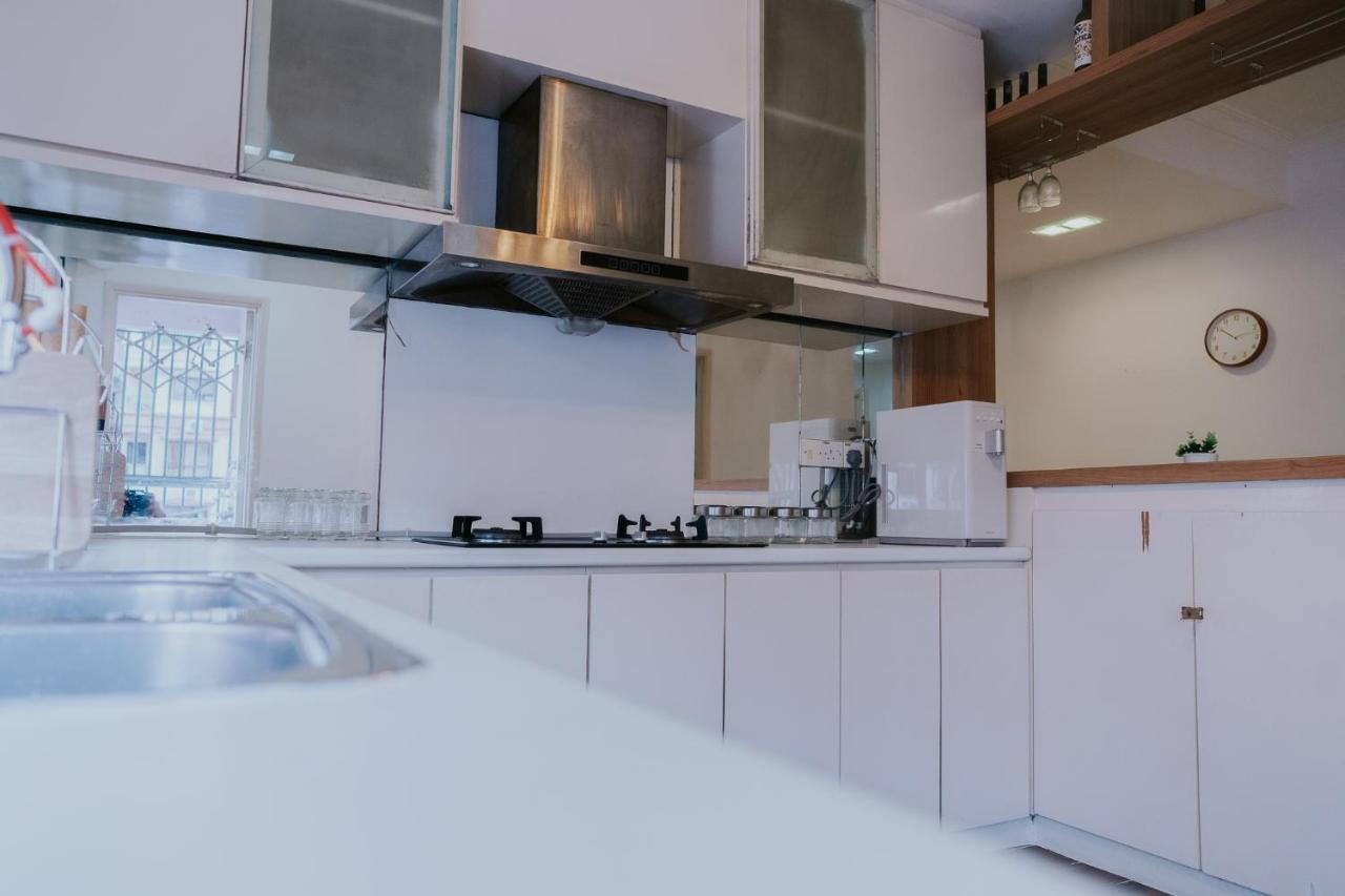 Petronella Apartment C1 Marina Court Кота Кинабалу Екстериор снимка
