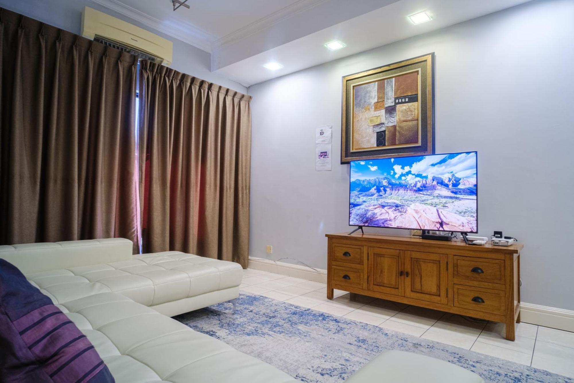 Petronella Apartment C1 Marina Court Кота Кинабалу Екстериор снимка