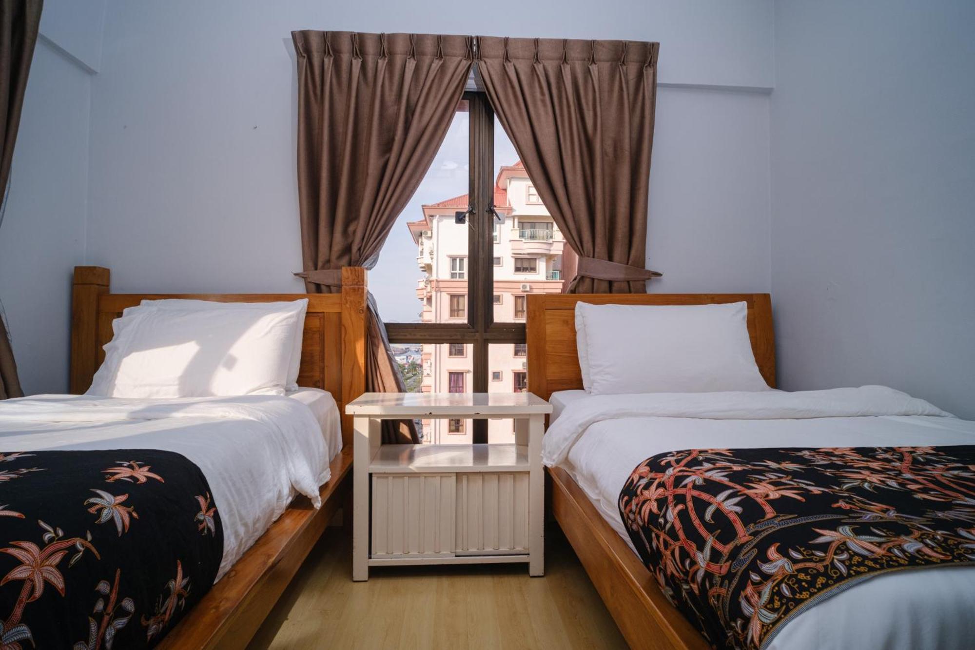 Petronella Apartment C1 Marina Court Кота Кинабалу Екстериор снимка